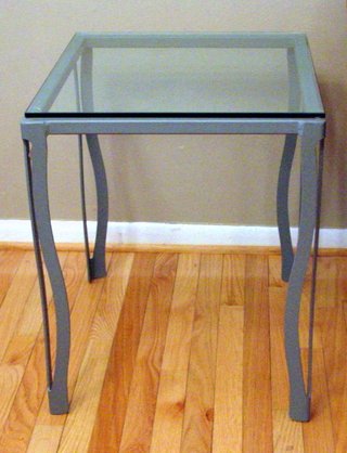 TNT leg end table, 20" x 24